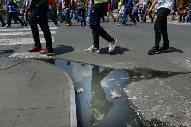 Arriba marcha de normalistas al centro de la ciudad - Foto 5 