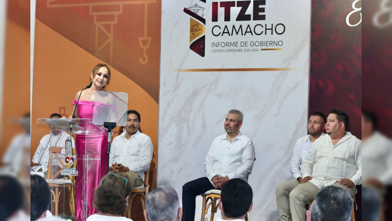 Acude Bedolla al primer informe de Itzé Camacho en LC