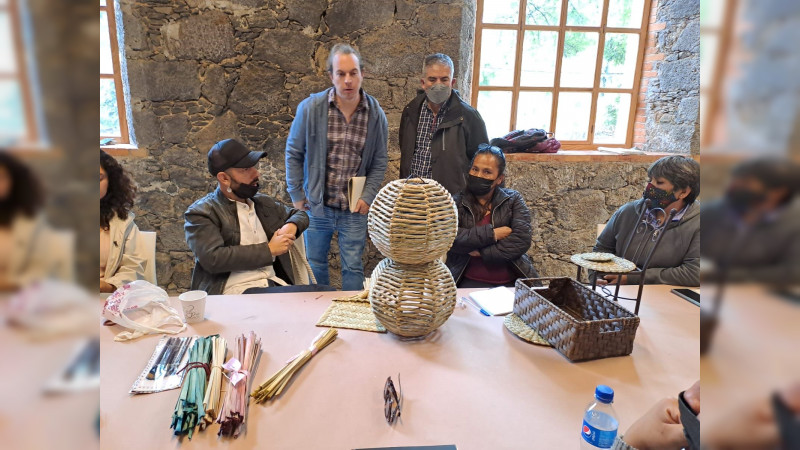 Artesanos michoacanos participan en diplomado en Diseño Colaborativo