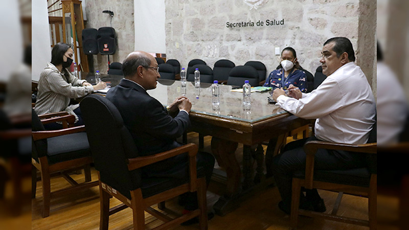Se reúne magistrado presidente Jorge Reséndiz García con el secretario de salud en la entidad Elías Ibarra Torres