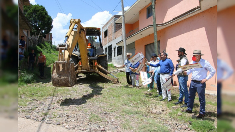 Dan banderazo a construcción de drenaje sanitario en Ciudad Hidalgo
