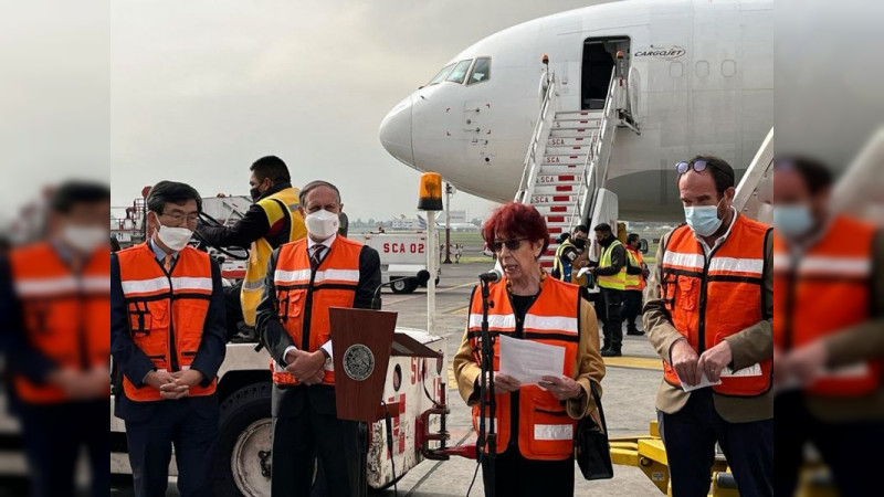 500 mil vacunas Pfizer donadas por Corea del norte llegaron hoy a México 