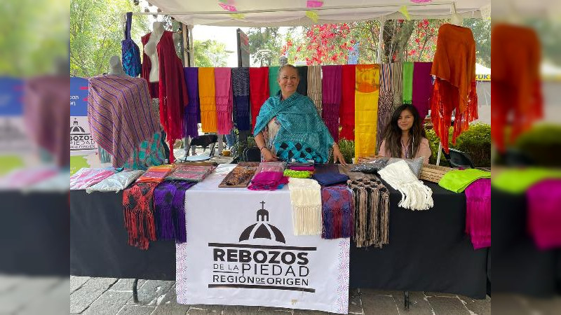 IAM fortalece comercialización de la artesanía michoacana  