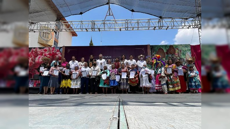 IAM fortalece comercialización de la artesanía michoacana  