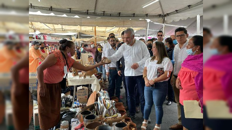 IAM fortalece comercialización de la artesanía michoacana  