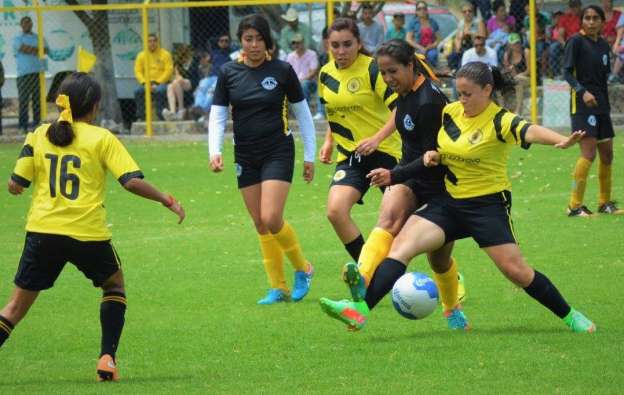 Independiente Femenil FC por el invicto del Club Cachorras  
