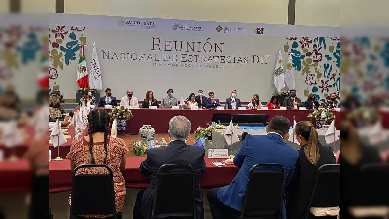 Grisel Tello participa en Reunión Nacional de Estrategias DIF, en Puebla 