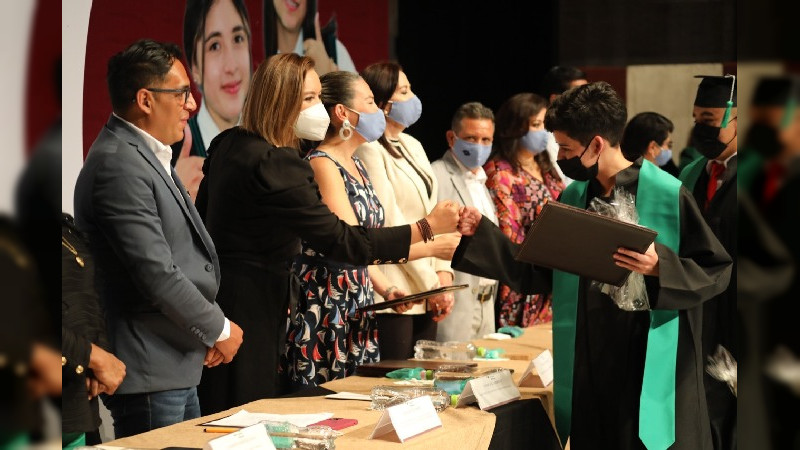 Funcionarios que tocaron lo que no era de ellos generaron crisis: Secretaria de Educación de Michoacán