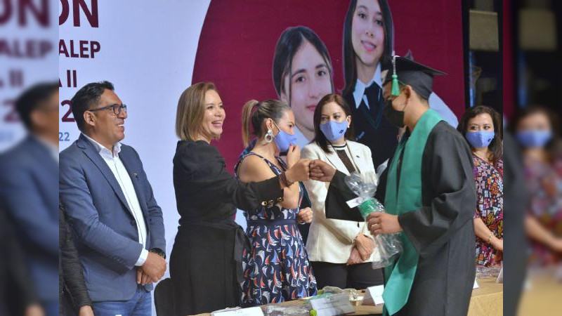 Funcionarios que tocaron lo que no era de ellos generaron crisis: Secretaria de Educación de Michoacán
