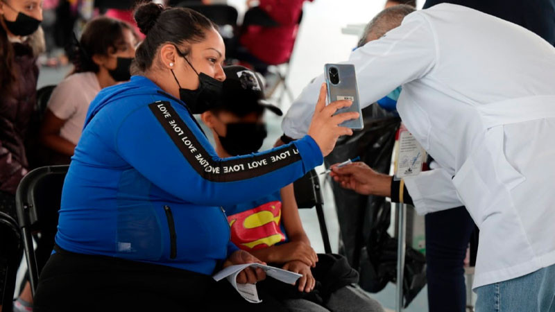 Vacunación a niños de 5 a 11 años continúa en Michoacán 