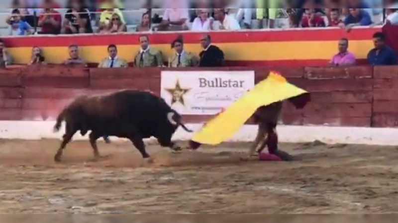 Isaac Fonseca estrenó su doctorado con tres orejas en Roa, Burgos, España