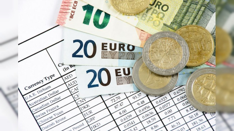 Este martes, el dólar se mantiene a la baja frente al peso mexicano 