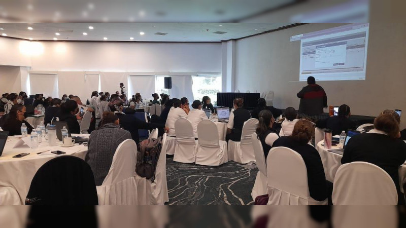 Censia y SSM capacitan a médicos y enfermeras para instalación de registros nominales de vacunación