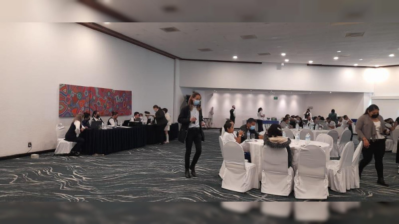 Censia y SSM capacitan a médicos y enfermeras para instalación de registros nominales de vacunación