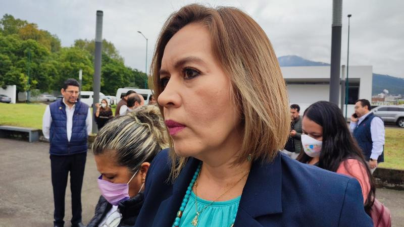Padres no denuncian el cobro de cuotas escolares por miedo a represalias: Yarabí Ávila González 