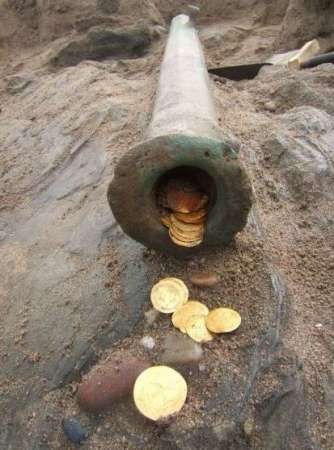Barco naufragado con monedas de oro es hallado en laguna del desierto de Namibia - Foto 1 