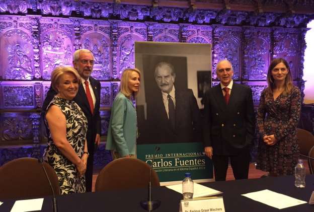 Lanzan convocatoria del Premio Carlos Fuentes a la Creación Literaria - Foto 0 