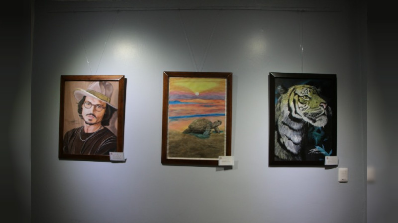 Edil de Ciudad de Hidalgo inaugura La Exposición Pictórica "Interioridades" 