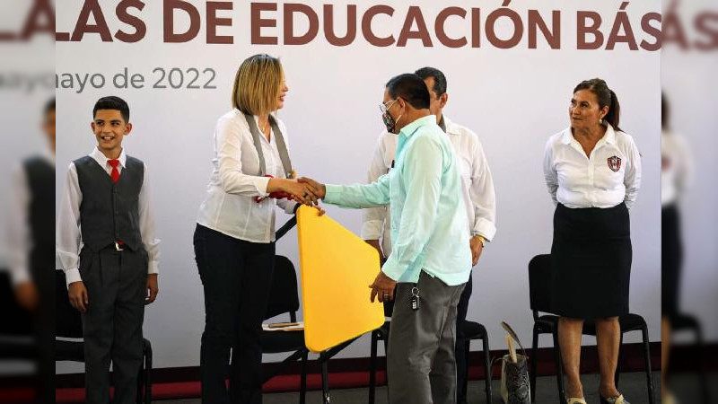 Invierte SEE Michoacán  178 mdp en material y útiles escolares