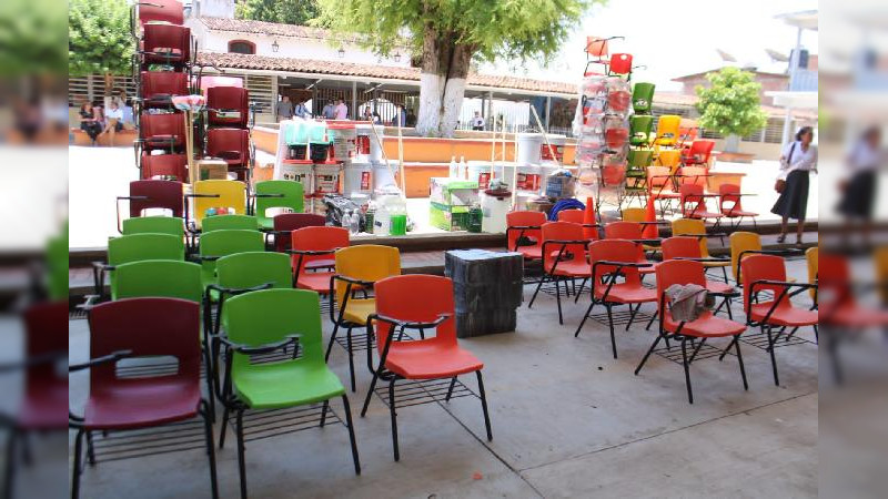 Invierte SEE Michoacán  178 mdp en material y útiles escolares