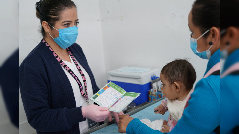 Centro de Salud de Morelia aplica y completa esquemas de vacunación hexavalente
