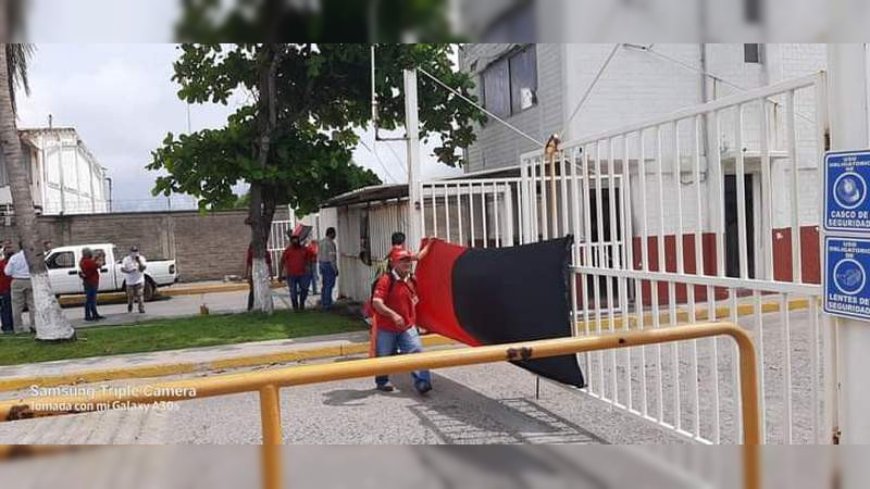 Estallan la huelga mil 200 mineros de las secciones 273 y 274 de Lázaro Cárdenas