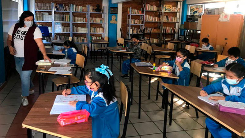 Nuevo plan de estudios “no es una ocurrencia”, asegura  Delfina Gómez 