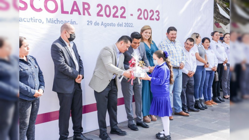 Educación, motor de la transformación de Michoacán: Torres Piña