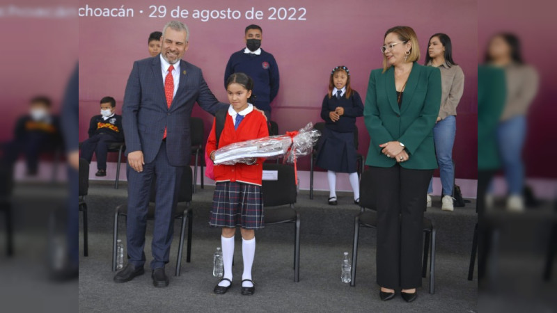 Arrancan gobernador y secretaria de Educación el Ciclo Escolar 2022-2023