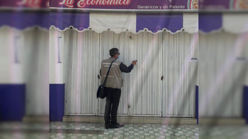 Coepris suspende farmacia en Santiago Tangamandapio por venta de medicamentos irregulares 