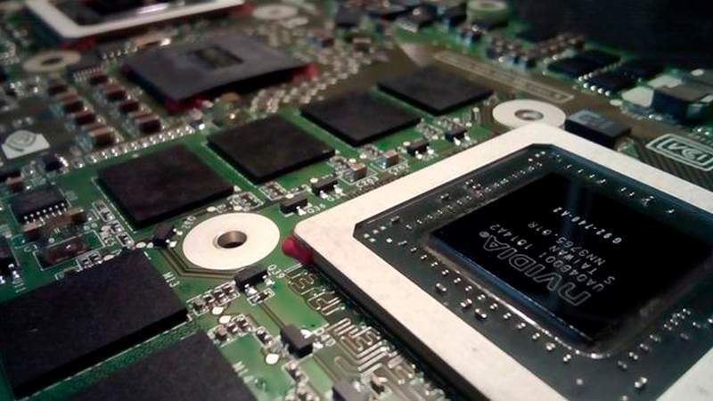 Estados Unidos le prohíbe a Nvidia exportar sus productos a China  