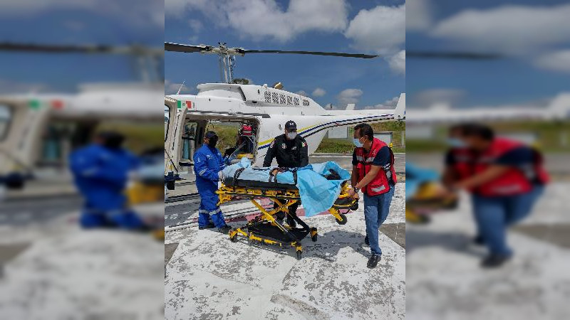 CRUM traslada a menor de Apatzingán a Hospital infantil de Morelia vía aérea 