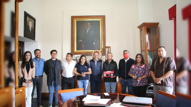 Alumnos de ingeniería mecatrónica e industrial de TecNM, entrevistaron al edil municipal de Ciudad Hidalgo, José Luis Téllez