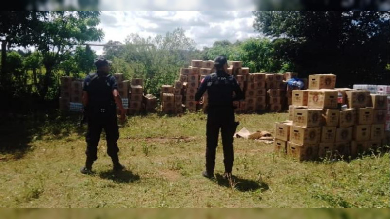 Pátzcuaro, Michoacán: Recuperan cargamento robado de cerveza, detienen a cinco