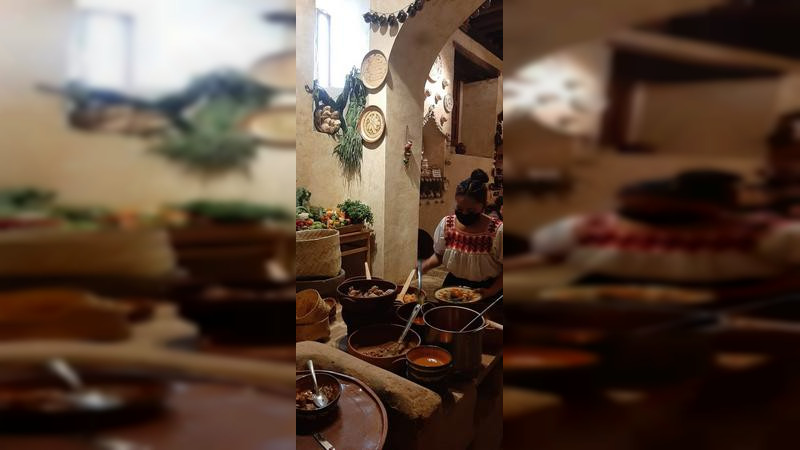 Programa radiofónico de "La hora nacional" produce dos especiales sobre Michoacán 