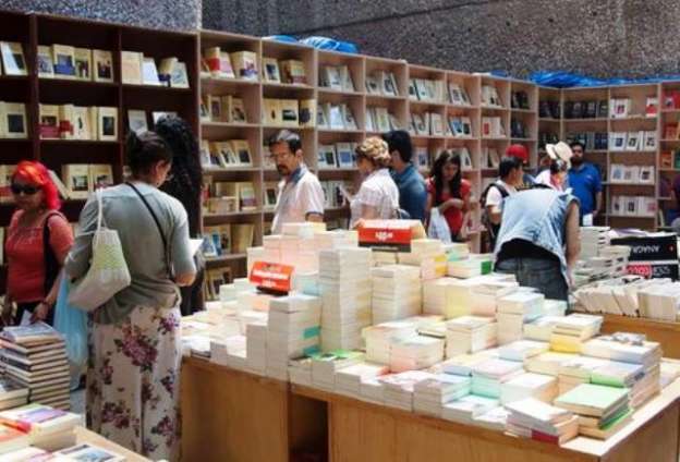 Más de 40 mil personas visitaron el Gran Remate de Libros del Palacio Nacional en sus primeros tres días 