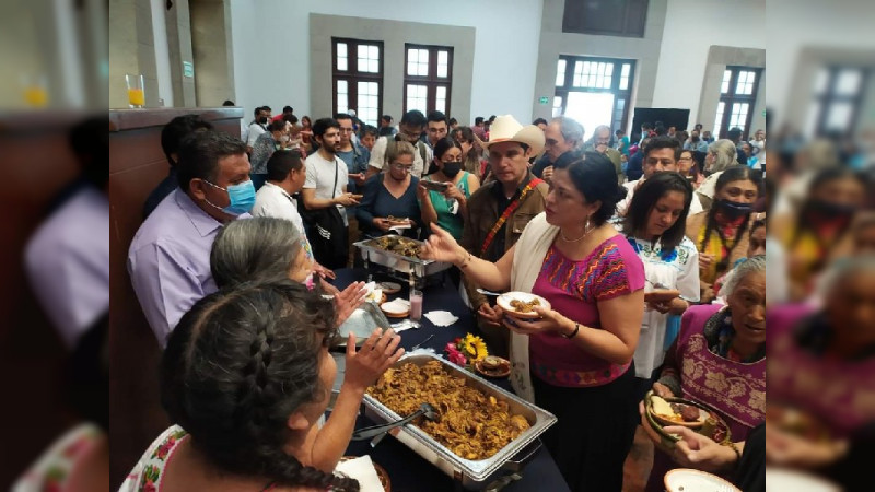 Receta de chiles capones entre finalistas de la convocatoria "¿A qué sabe la patria? 2022"