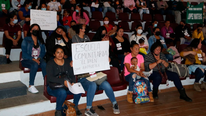 Entregan Medios de Pago a Comités Escolares por parte de "La Escuela es Nuestra" en Ciudad Hidalgo