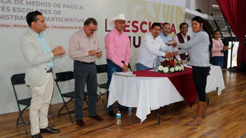 Entregan Medios de Pago a Comités Escolares por parte de "La Escuela es Nuestra" en Ciudad Hidalgo