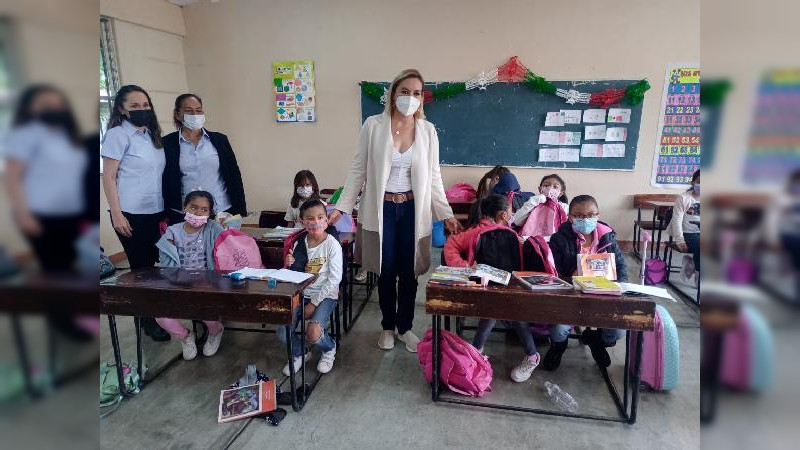 Secretaria de Educación del Estado de Michoacán respalda derecho a la educación de niñas y niños en la Escuela Libertad