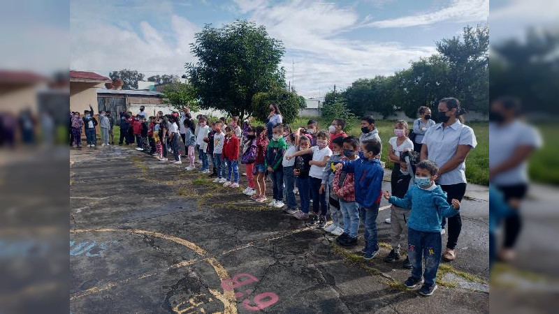 Secretaria de Educación del Estado de Michoacán respalda derecho a la educación de niñas y niños en la Escuela Libertad