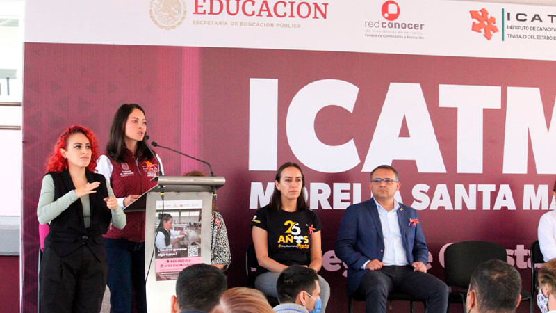 Icatmi entrega certificados a integrantes de la Asociación de Invidentes del Estado de Michoacán 