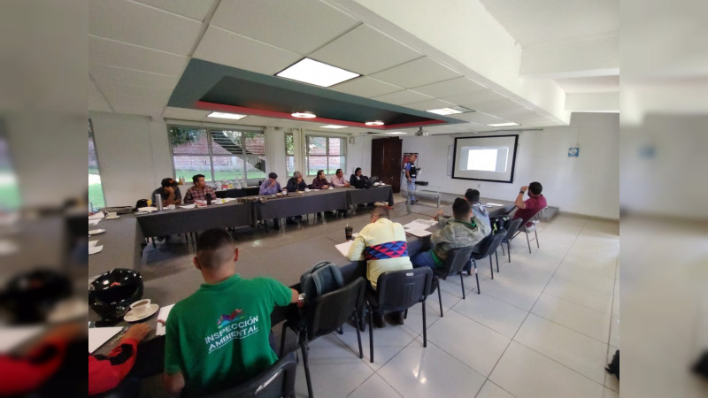 En Uruapan Capacitan a personal en tema de Reglamentación Jurídica para Verificaciones Ambientales 