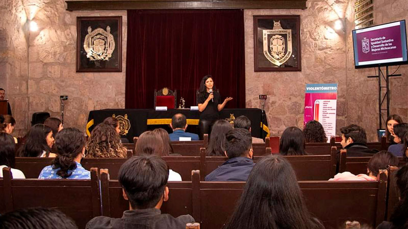 Imparte Seimujer charla a estudiantes de Derecho de la UMSNH  