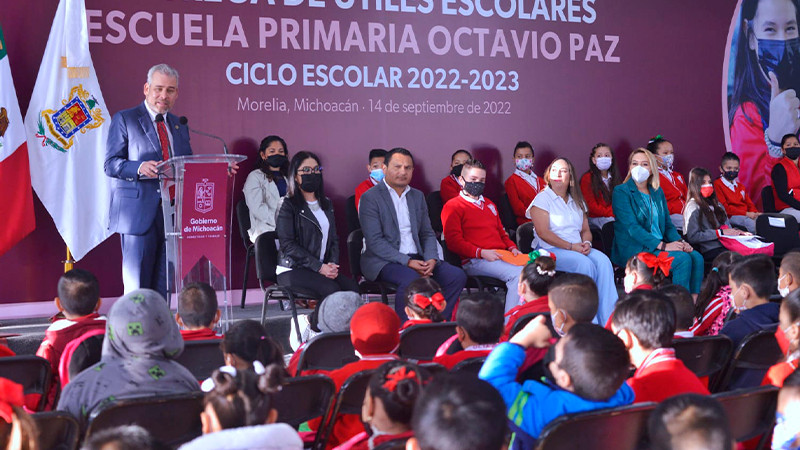 Gobierno de Michoacán invierte 178 mdp en útiles, materiales didácticos y mejoría de escuelas 