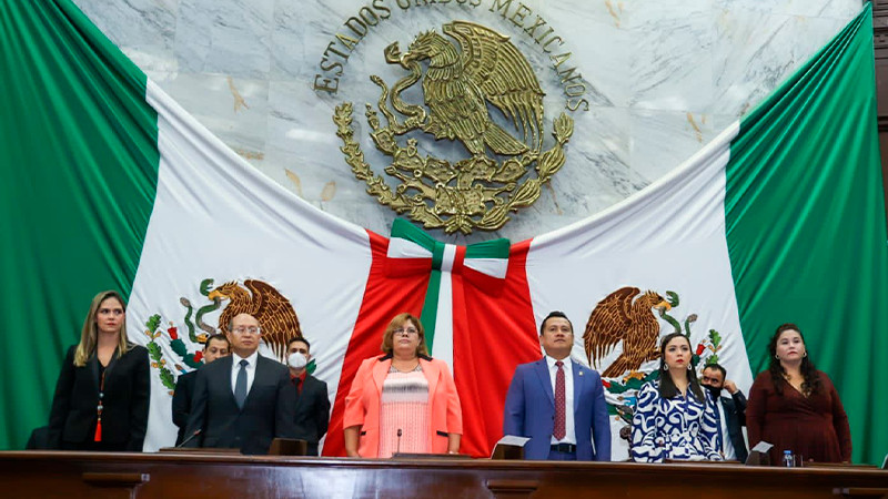 Acude Torres Piña a inicio de Segundo Año Legislativo 