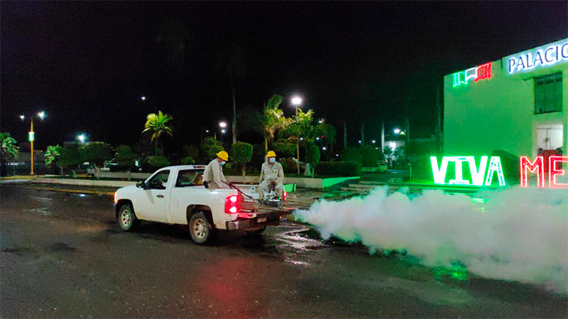 Personal de vectores utiliza equipo nuevo para combate al dengue en Lázaro Cárdenas 
