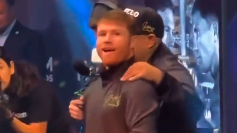Fanático sorprende al “Canelo” Álvarez, pidió le hiciera un hijo a su esposa 