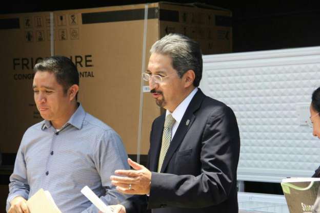 Facultades e institutos de la UMSNH reciben equipamiento para manejo de residuos en sus laboratorios - Foto 2 