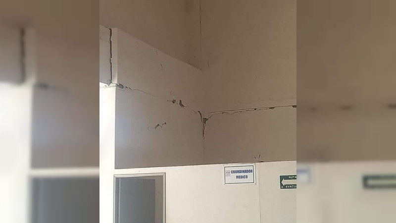 Daños severos a la clínica del ISSSTE de Apatzingán a causa del sismo magnitud 7.4